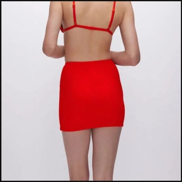 Good American Always Fits Mini Skirt In Bright Poppy Red Stretchy - Picture 2 of 11